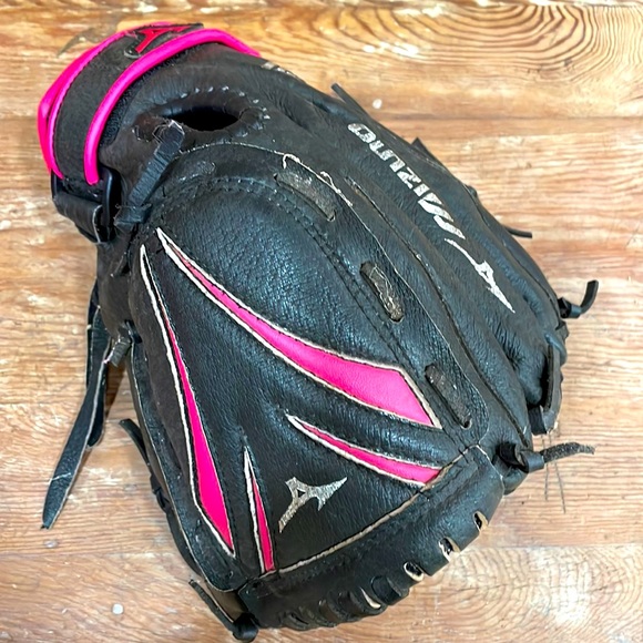 Mizuno Other - GUC Mizuno Kids Softball 🥎 Glove